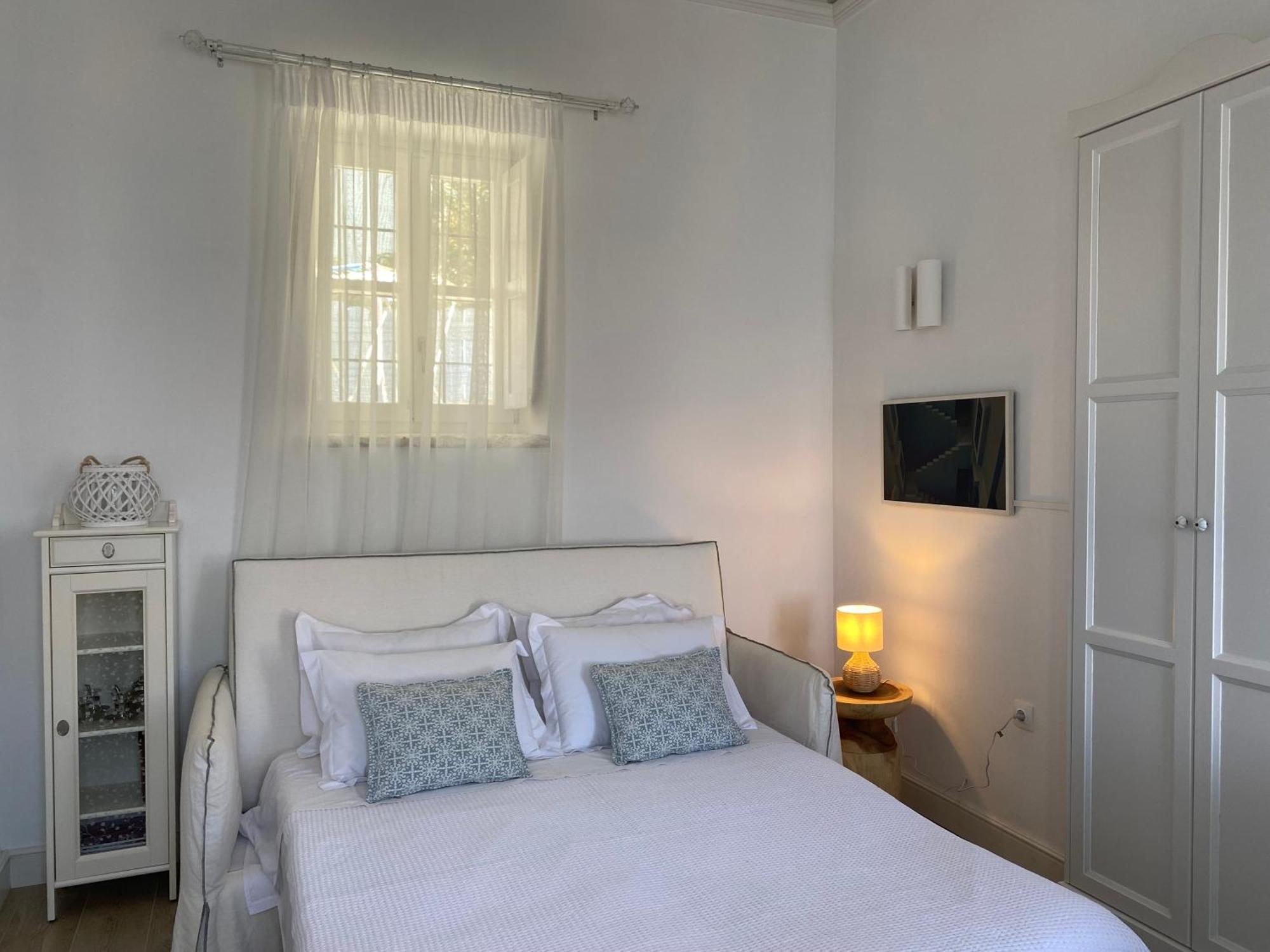 Halki Sea Breeze - A Waterfront Villa Luaran gambar