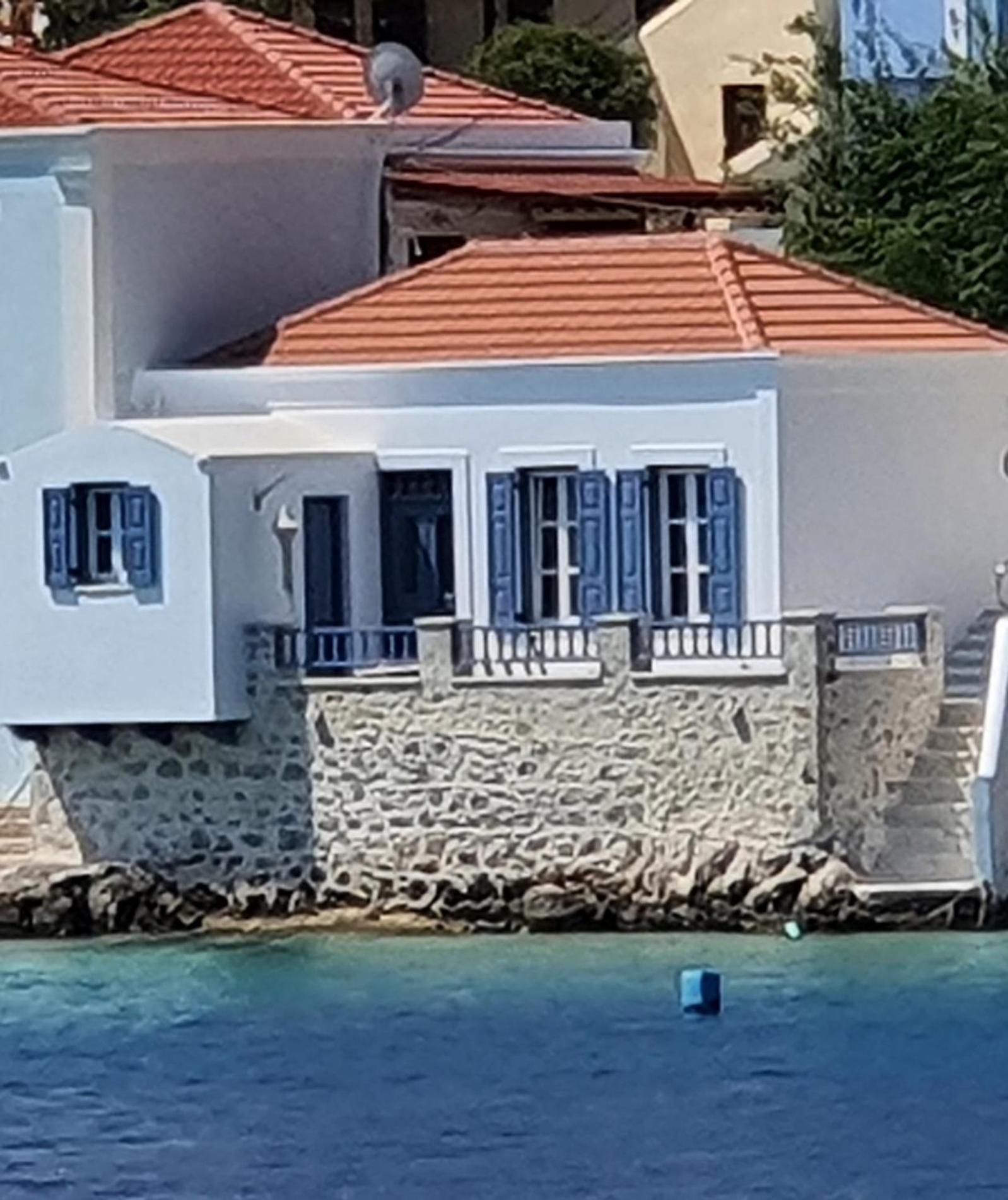 Halki Sea Breeze - A Waterfront Villa Luaran gambar