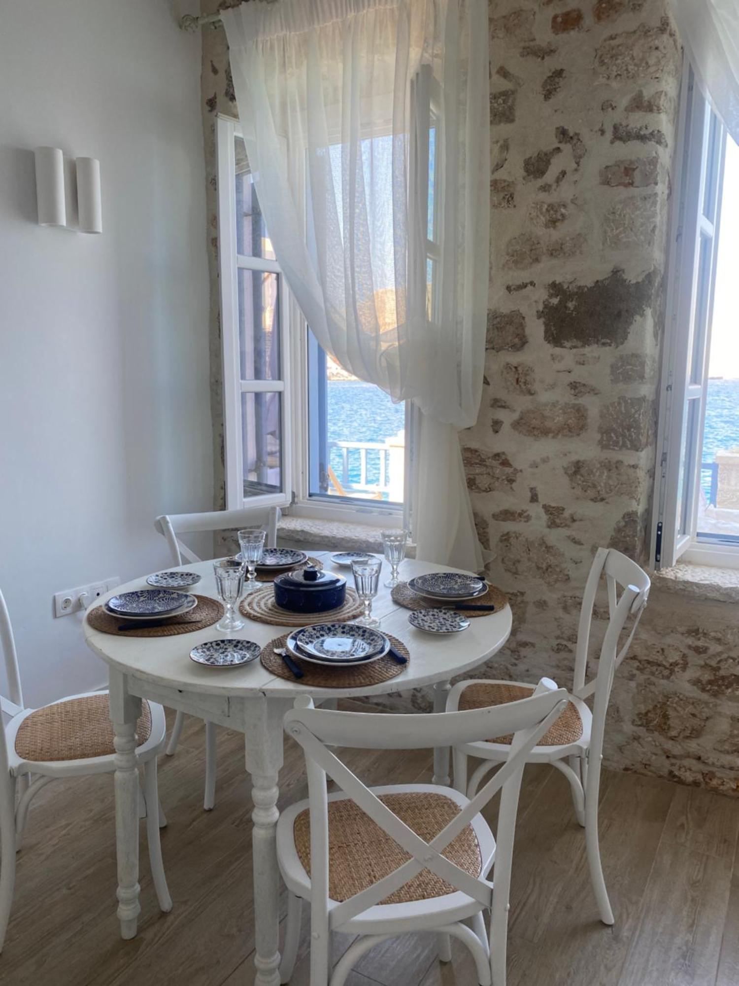 Halki Sea Breeze - A Waterfront Villa Luaran gambar